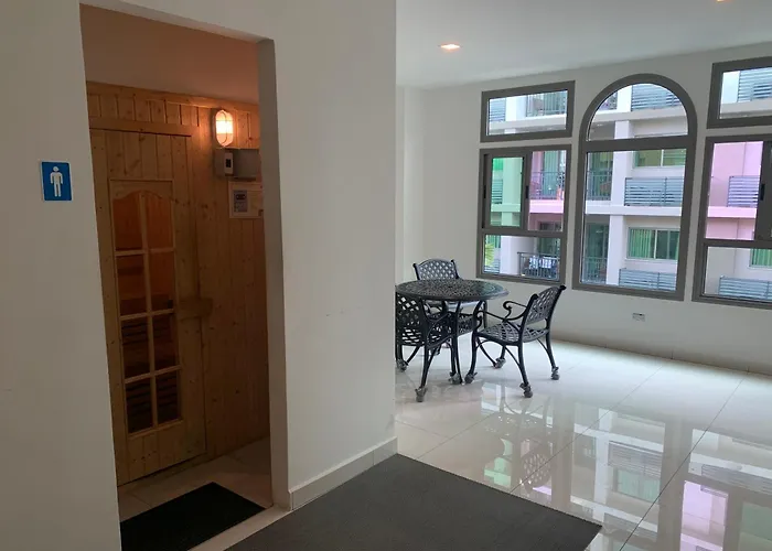 Arcadia Beach 网红水系公寓一房 Nice Pool View 专业的健身房 桑拿 中心位置 交通便利 Smart Tv Wifi
