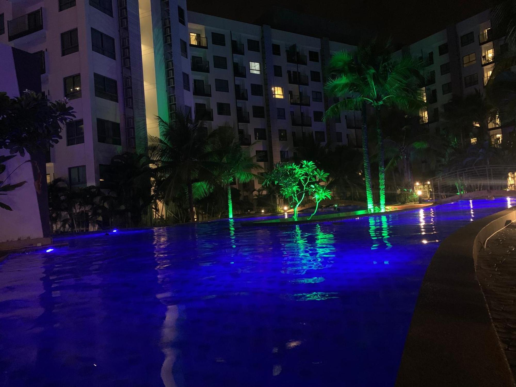 Apartemen Arcadia 网红水系公寓一房 Pool View 专业的健身房 桑拿 中心位置 交通便利 Smart Tv Wifi *