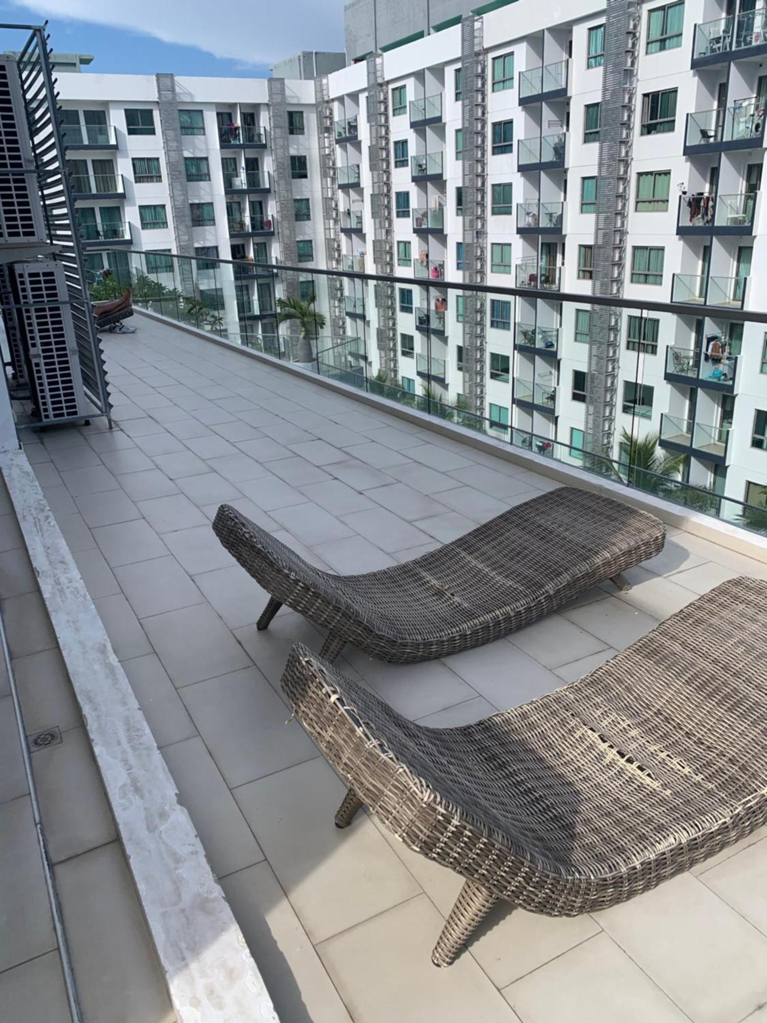Apartemen Arcadia 网红水系公寓一房 Pool View 专业的健身房 桑拿 中心位置 交通便利 Smart Tv Wifi Pattaya