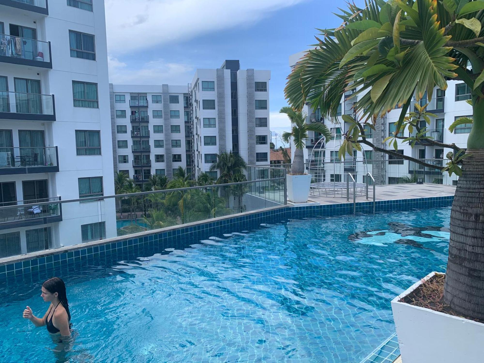Apartemen Arcadia 网红水系公寓一房 Pool View 专业的健身房 桑拿 中心位置 交通便利 Smart Tv Wifi *