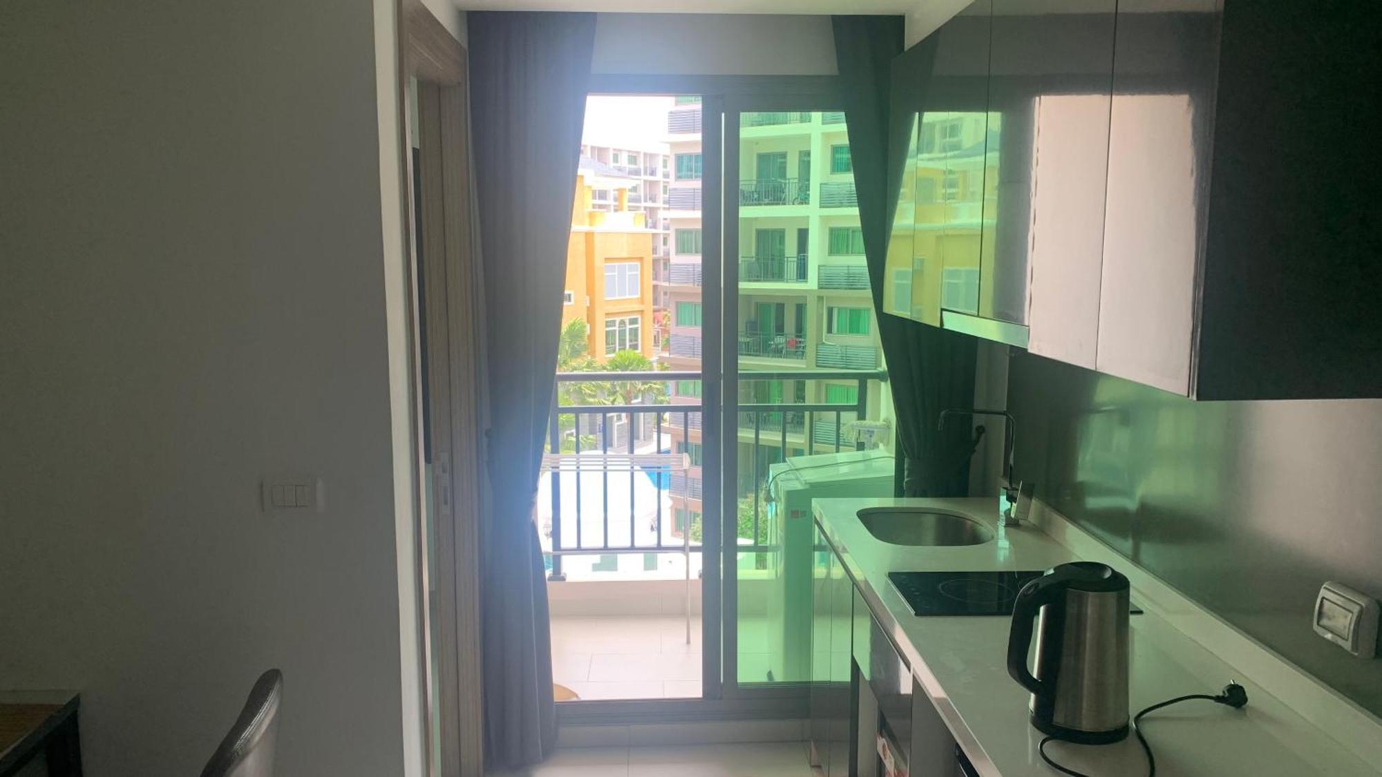 Apartemen Arcadia 网红水系公寓一房 Pool View 专业的健身房 桑拿 中心位置 交通便利 Smart Tv Wifi *