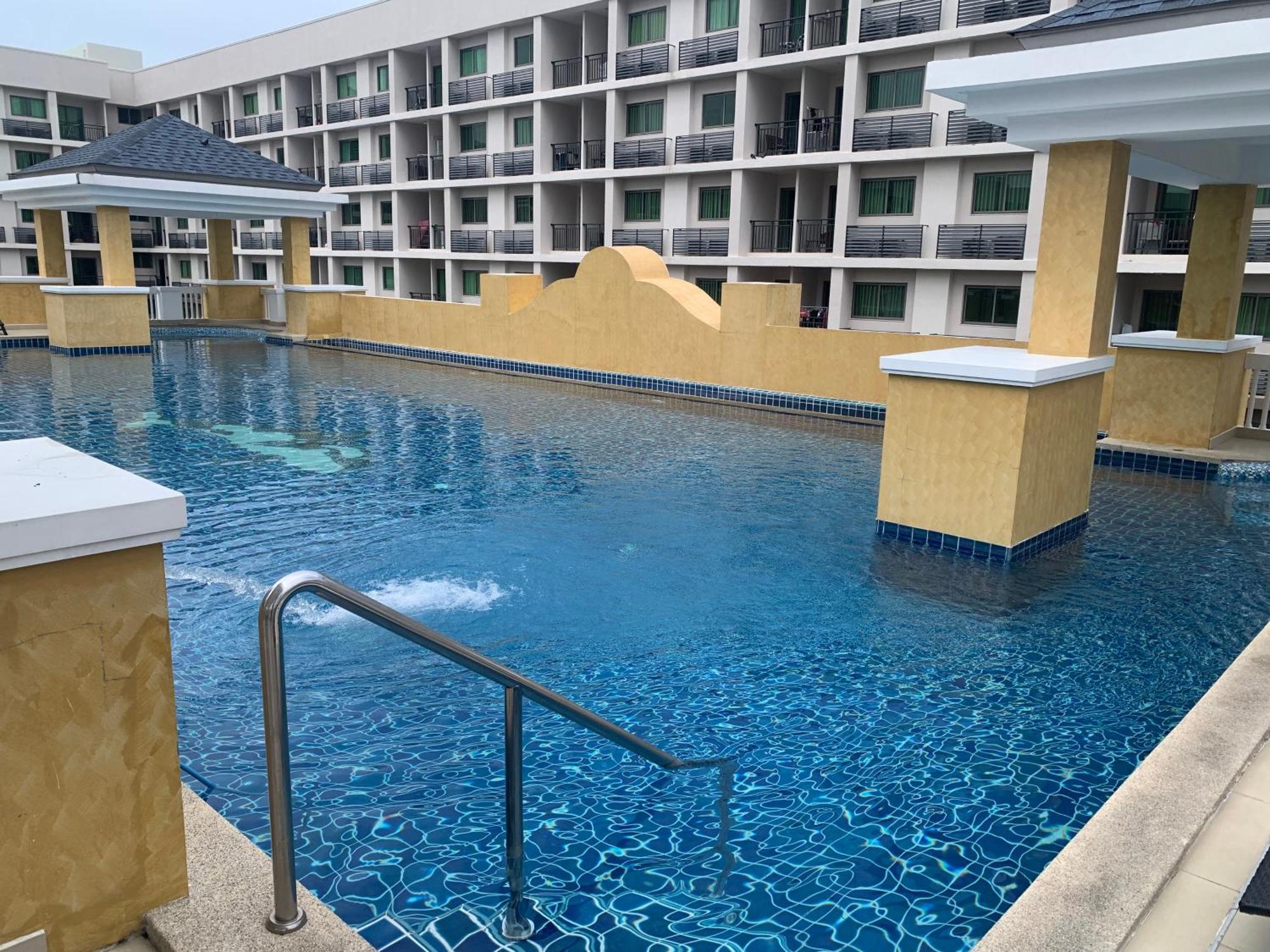 Apartemen Arcadia 网红水系公寓一房 Pool View 专业的健身房 桑拿 中心位置 交通便利 Smart Tv Wifi *